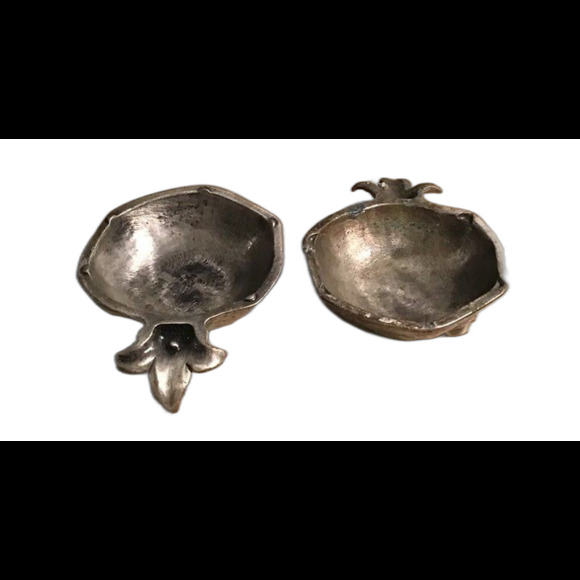 Danon Vintage Trinket Box Shaped Like A Fruit - Picture 2 of 2